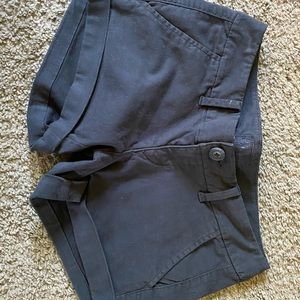 AE NAVY cuffed shorts